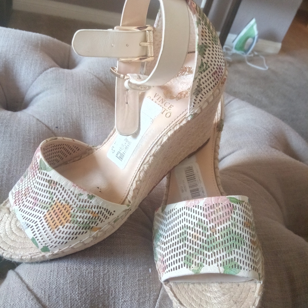 Woman Shoes - Picture 5 of 13